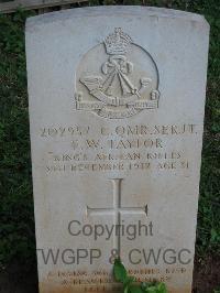 Dar Es Salaam War Cemetery - Taylor, Frederick William